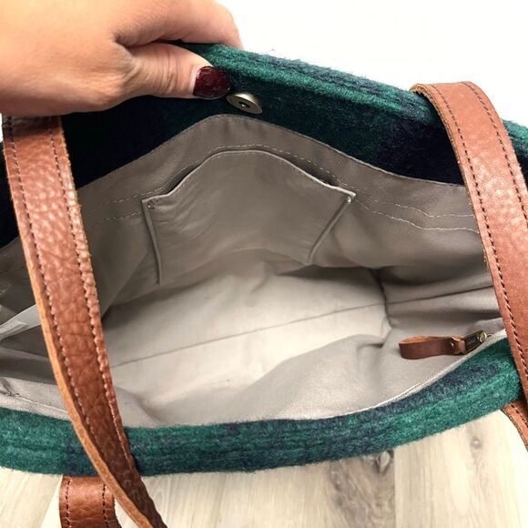 Duluth Trading Co Tote Bag Women’s OS Navy Blue & Green Wool Blend Plaid Purse - Picture 3 of 9